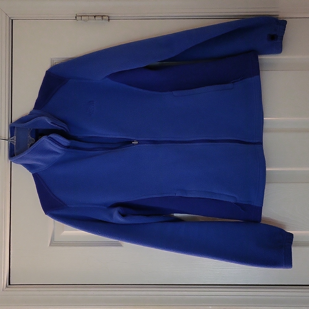 Perry winkle color north face jacket med. Good condition
